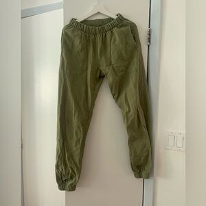 Super cute green Brandy Melville sweat pants in great condition